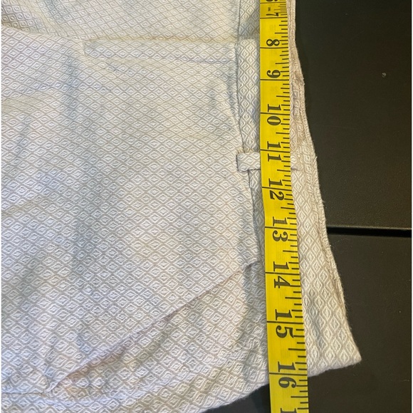 Banana Republic Khaki, Tan,  print shorts, size 4, Dress, casual shorts - Picture 5 of 7